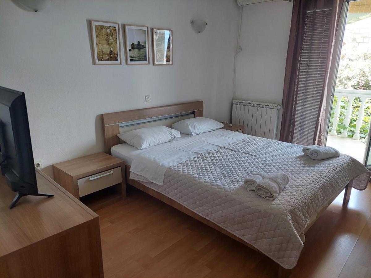 Aleksandar Apartment Sveti Stefan