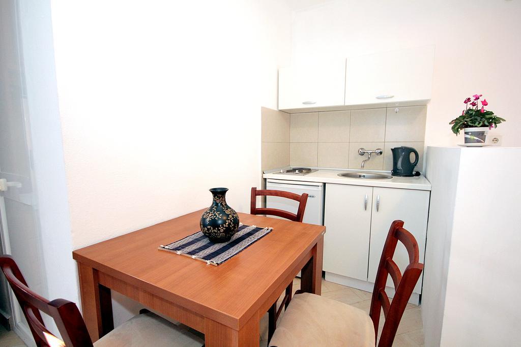 Apartment Aleksandar Sveti Stefan