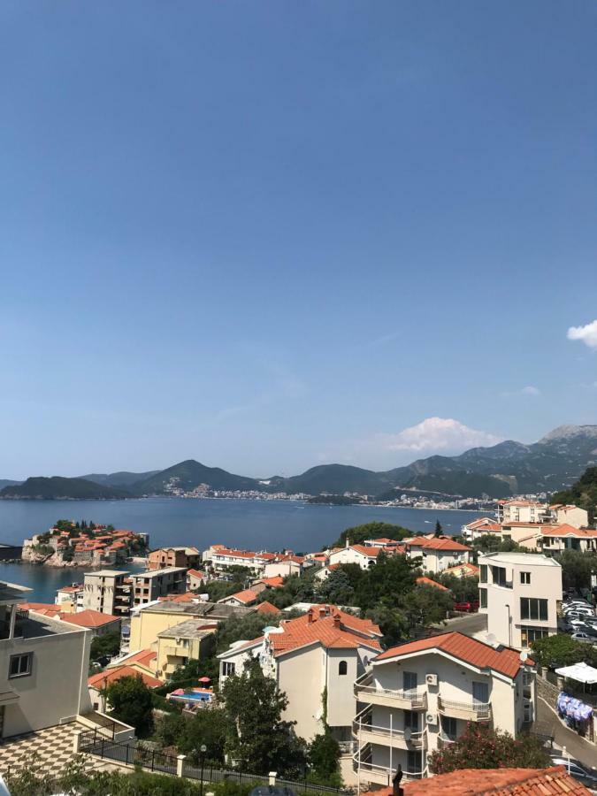 Aleksandar * Sveti Stefan
